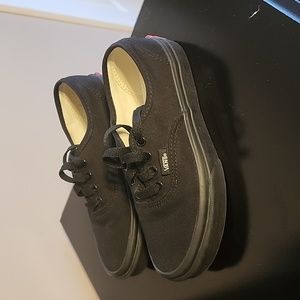 Vans Black Kids Authentic Shoe US Size 2 - Like New